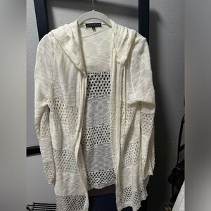 NWOT - LOVE ELLIE Amari Airy Pointelle Detail Cardigan
Size L off-white
